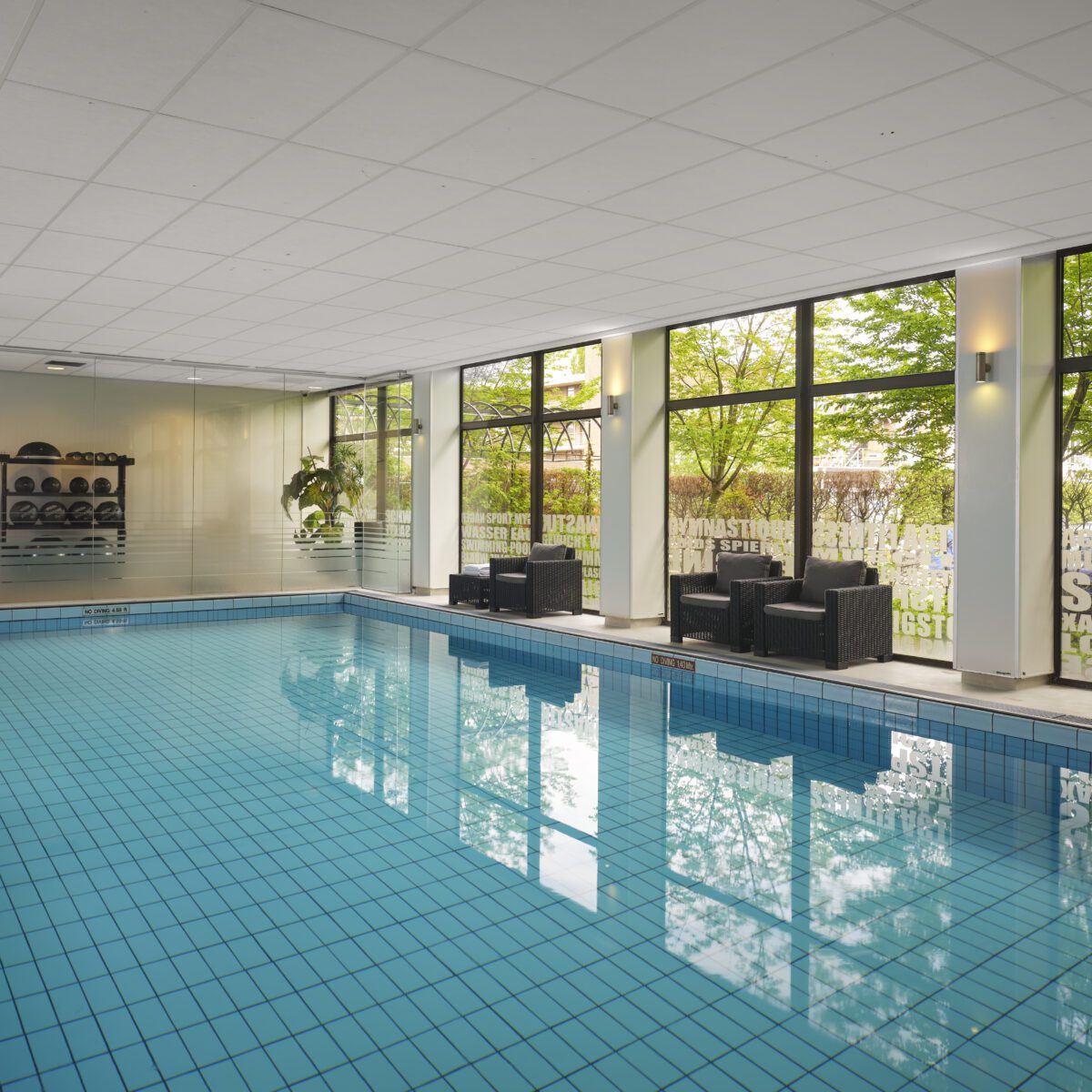 Park Plaza Eindhoven Fitness & Fun gym and pool area